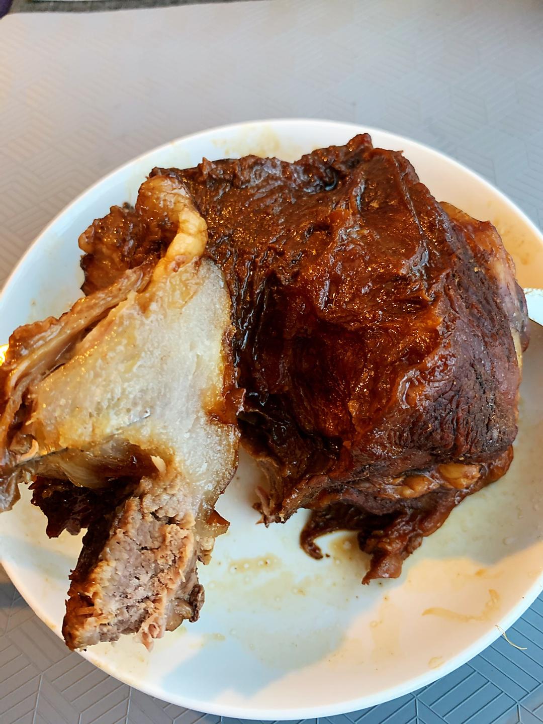 酱炖牛肉窝骨筋