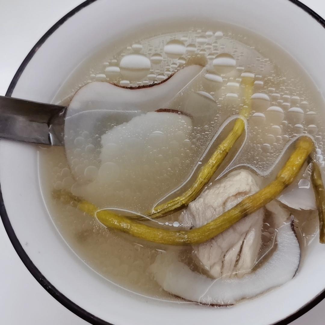 铁皮石斛海底椰瘦肉汤