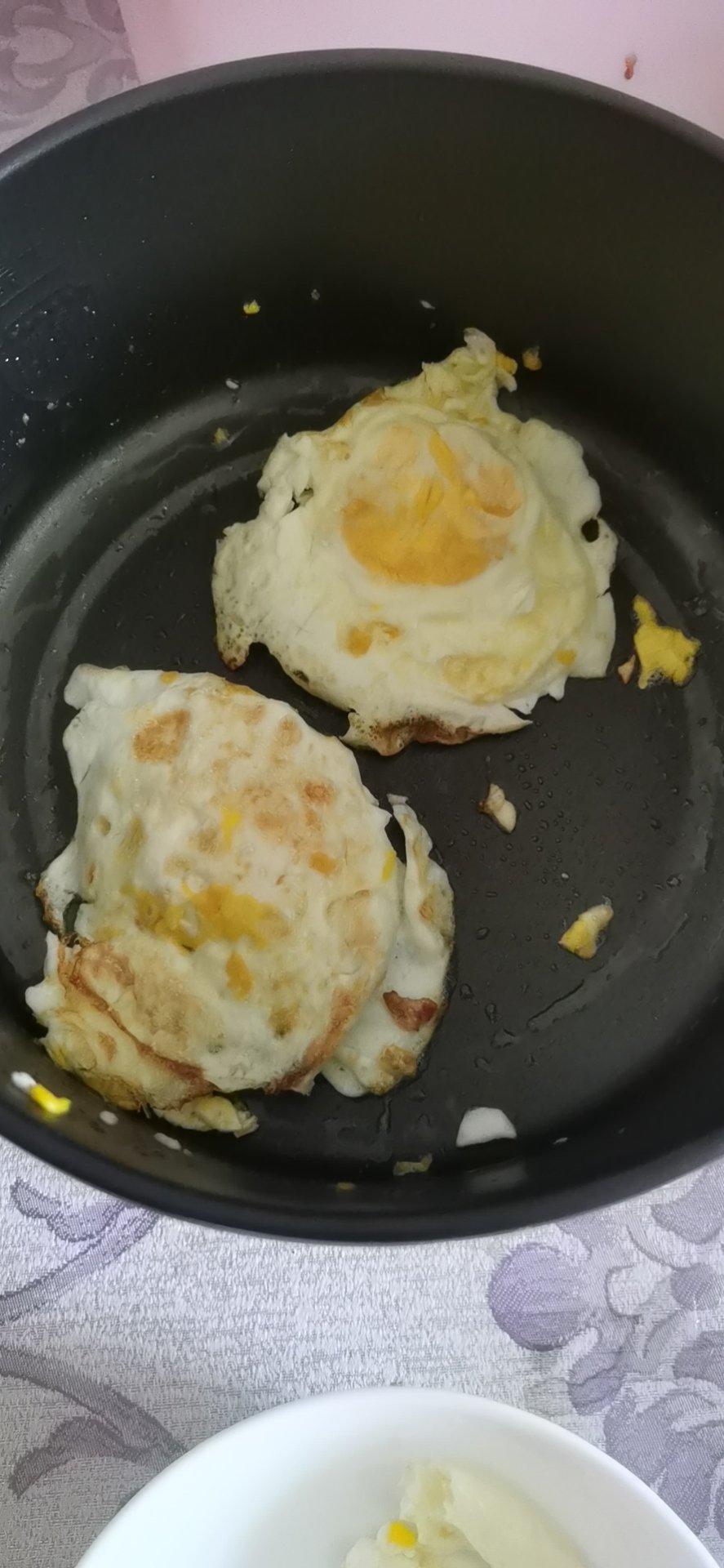 泡面加火腿做的煎鸡蛋