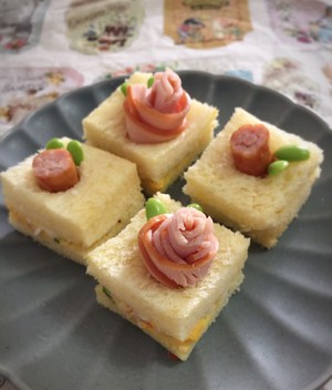 可爱蔷薇花火腿片三明治的做法 步骤10