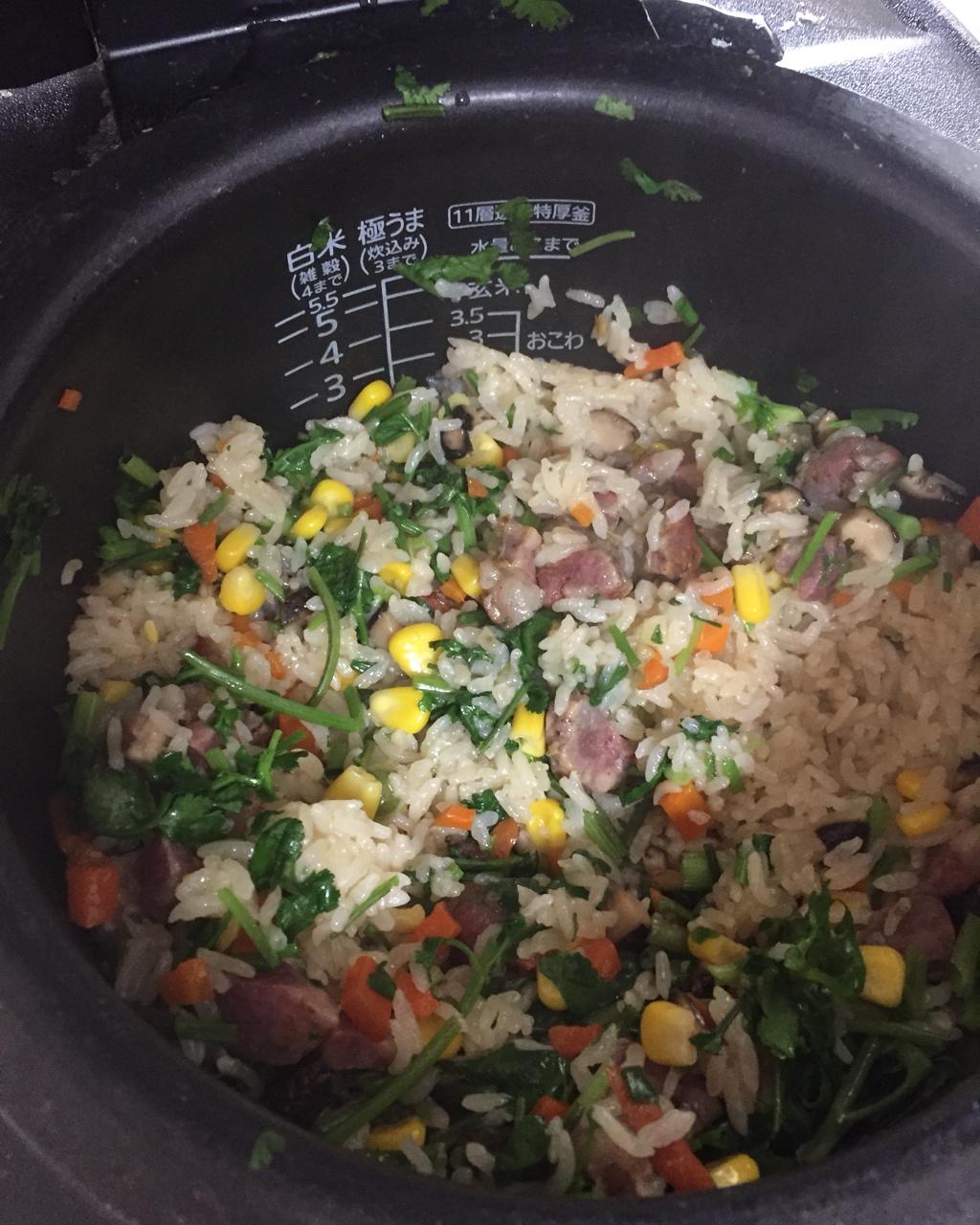 圈圈园园88做的香菇腊肉饭