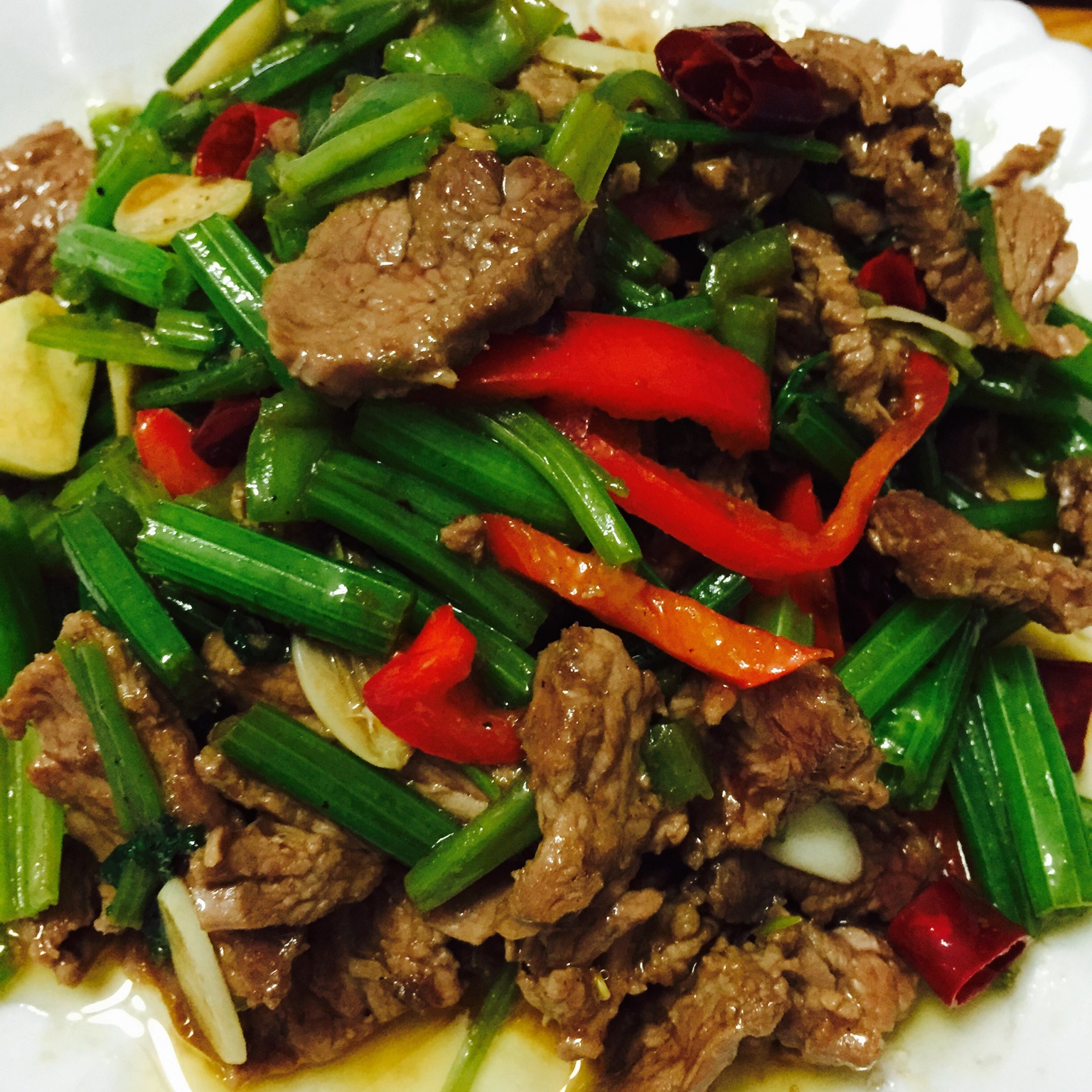 失芯疯做的芹菜炒牛肉