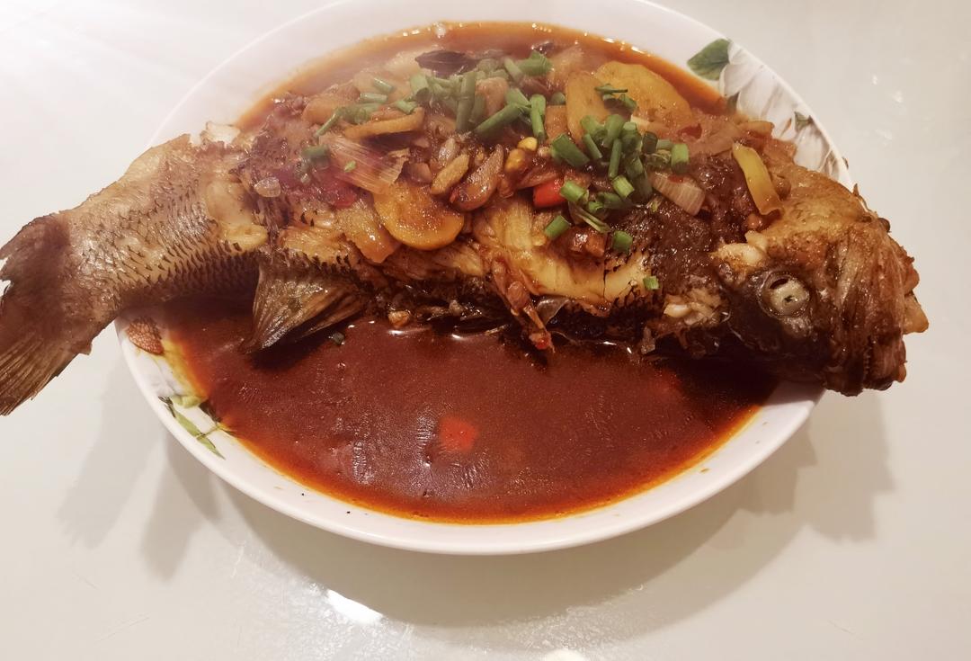 美味的红烧鱼红烧鲈鱼