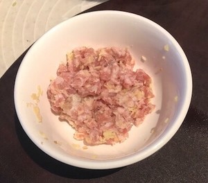 【温馨煮艺】肉末粉丝茄子煲的做法 步骤2