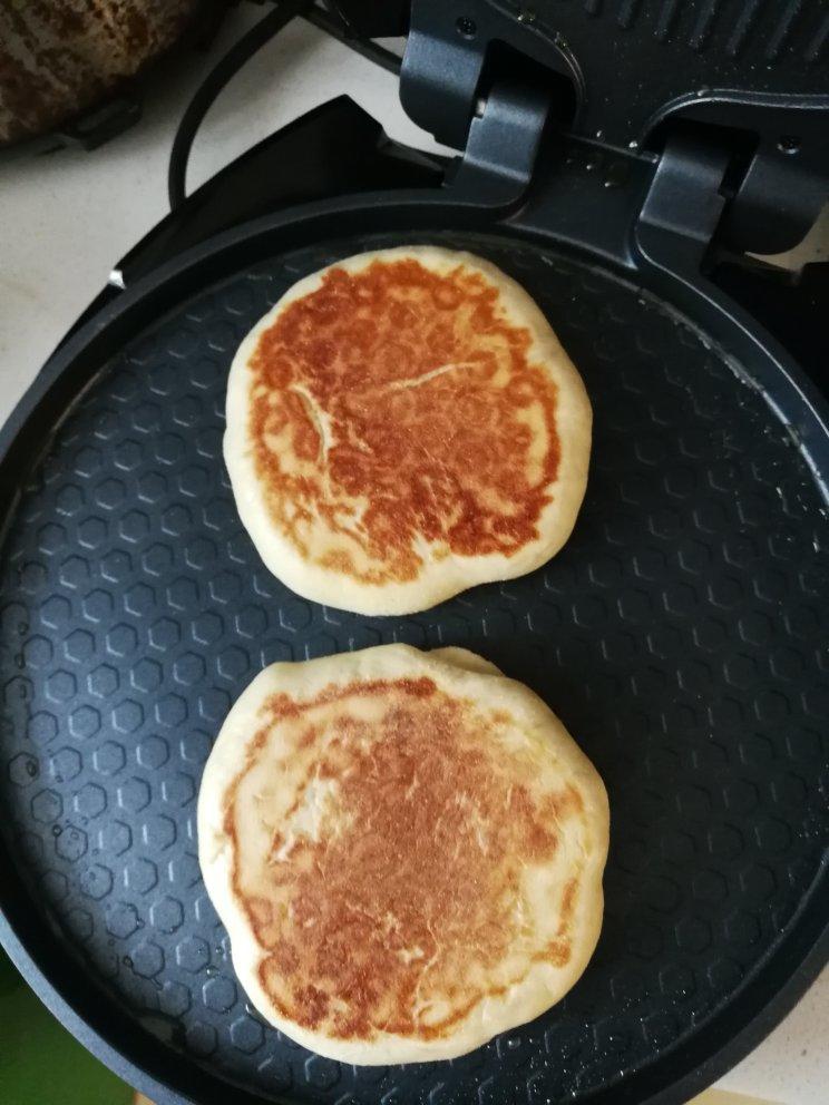 小宇小逸麻麻做的电饼铛烧饼