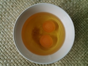 健康烘焙(2)香蕉马芬(撒上椰丝 好香好软)的做法 步骤3