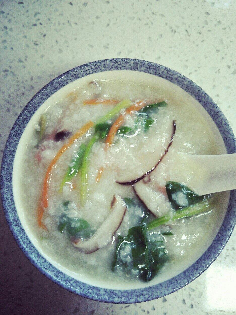 补充维生素的营养粥--菠菜胡萝卜粥