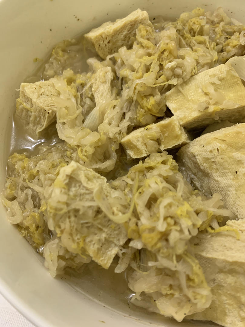 宝贝诺诺娘做的酸菜炖冻豆腐