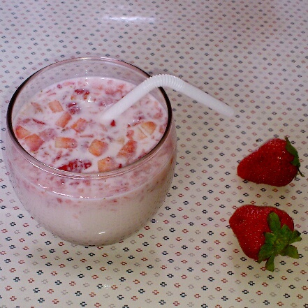 草莓真果粒(草莓牛奶)