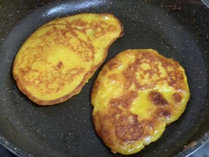 营养又好吃的南瓜土豆玉米饼的做法 步骤10