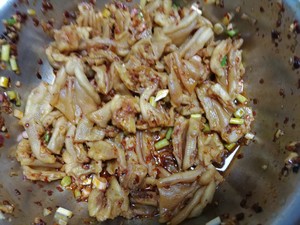 凉拌无骨鸭掌的做法鸡骨草排骨汤的做法图片