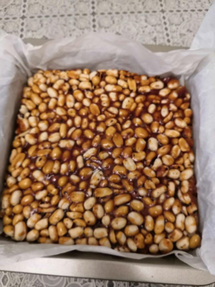 珊珊96做的花生糖