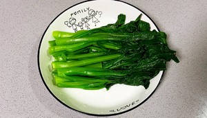 【孕妇食谱】蚝油菜心,绿色健康,爽口又下饭~的做法 步骤4