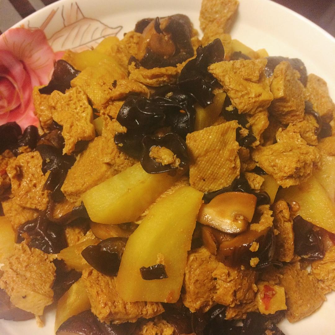 燃烧の豆回回做的香菇烧冻豆腐