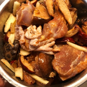冬菇蒸鸡的做法 步骤2