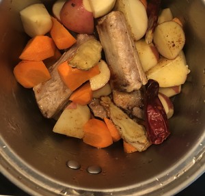 三汁排骨的做法 步骤2