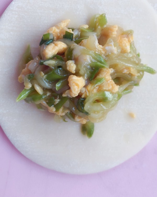 多妞的妈妈做的西葫芦鸡蛋虾仁三鲜饺子