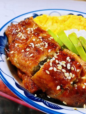牛油果鳗鱼饭的做法 步骤9