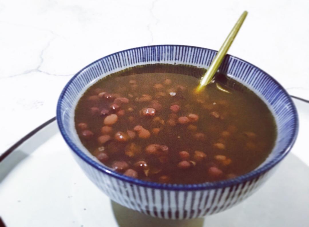 一颗蕃茄不爱蛋做的小王红豆汤