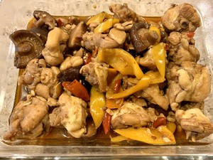 三步香菇鸡的做法 步骤3