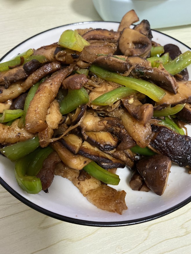 香菇炒肉的做法