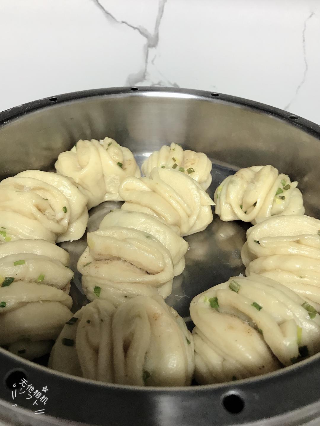 传统家庭版葱油花卷的做法