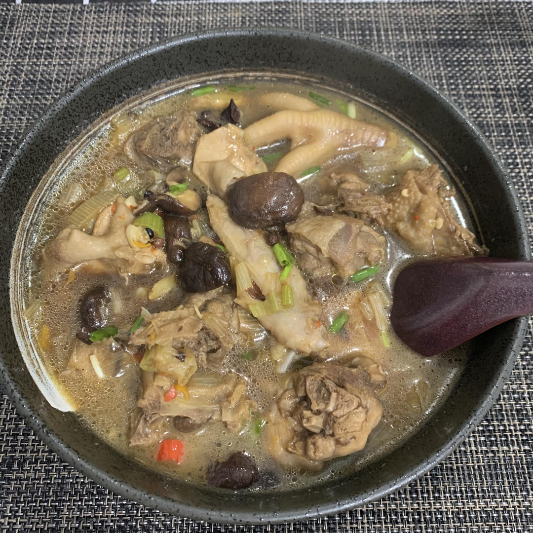 不由衷z做的香菇炖鸡