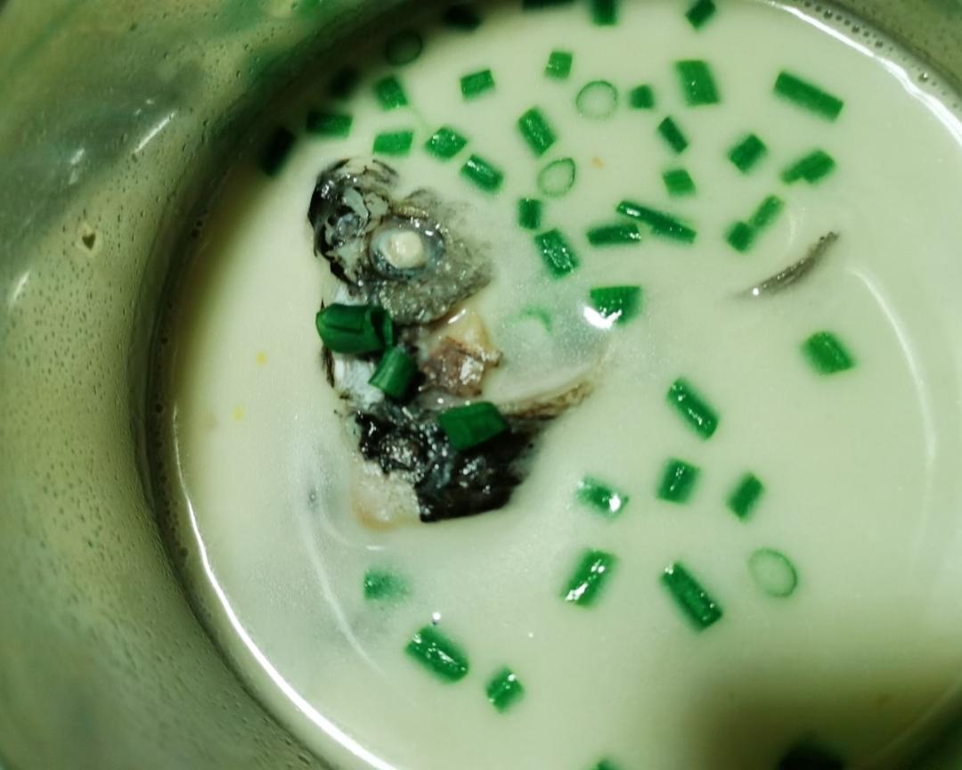 【奶白鲫鱼汤的做法步骤图,奶白鲫鱼汤怎么做好吃】树