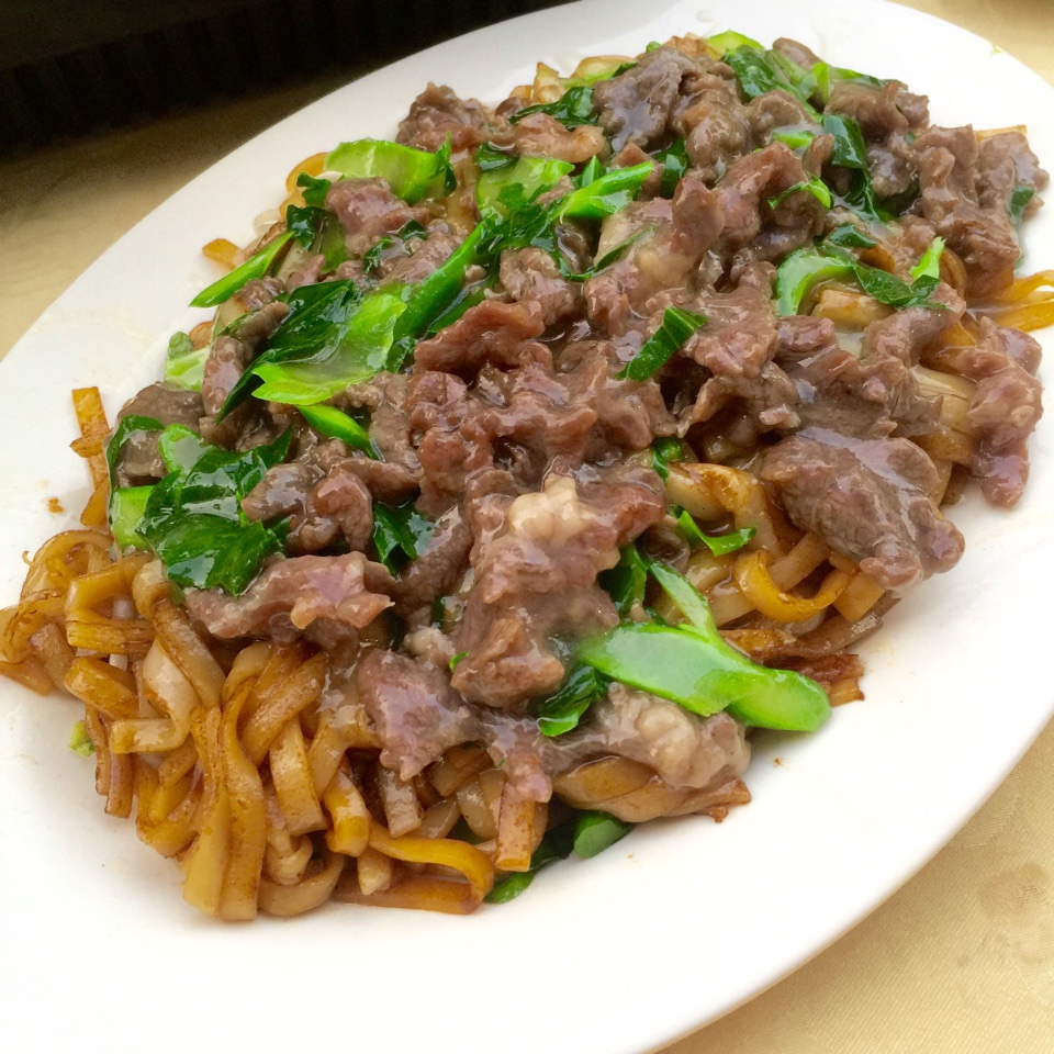 肥肉耶做的牛肉芥兰炒粿条
