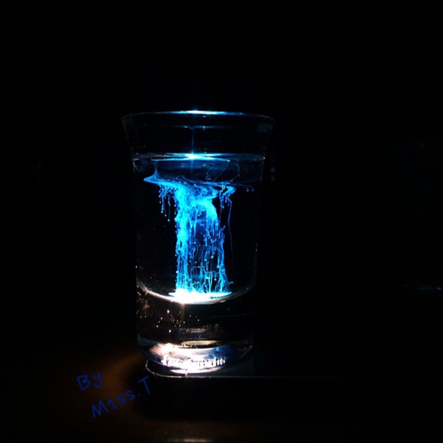 不喝牛奶怎么变白做的【鸡尾酒】水母