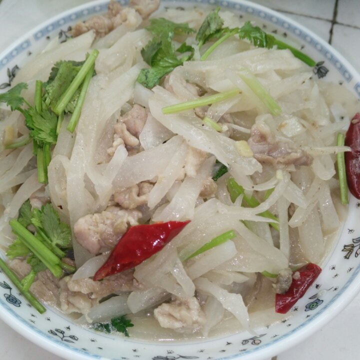 安于安静做的白萝卜丝炒肉