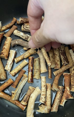 五指毛桃焗鸡的做法 步骤5