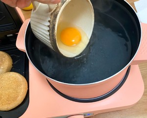 【东菱三明治早餐机】经典班尼迪克蛋Egg Benedict的做法 步骤9