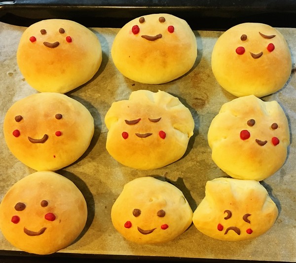 表情,黄油,蜂蜜,耐高糖干酵母,盐,刷表情用图片水,蜂蜜,水,表面装饰牛奶包时的奶粉图片
