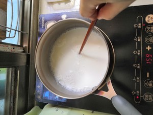 荔枝牛奶冻(消耗食材)的做法 步骤7