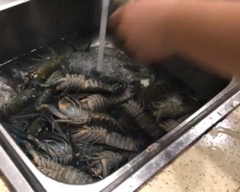 小龙虾的做法 步骤1