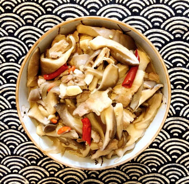 咻咻的小倩做的平菇肉片