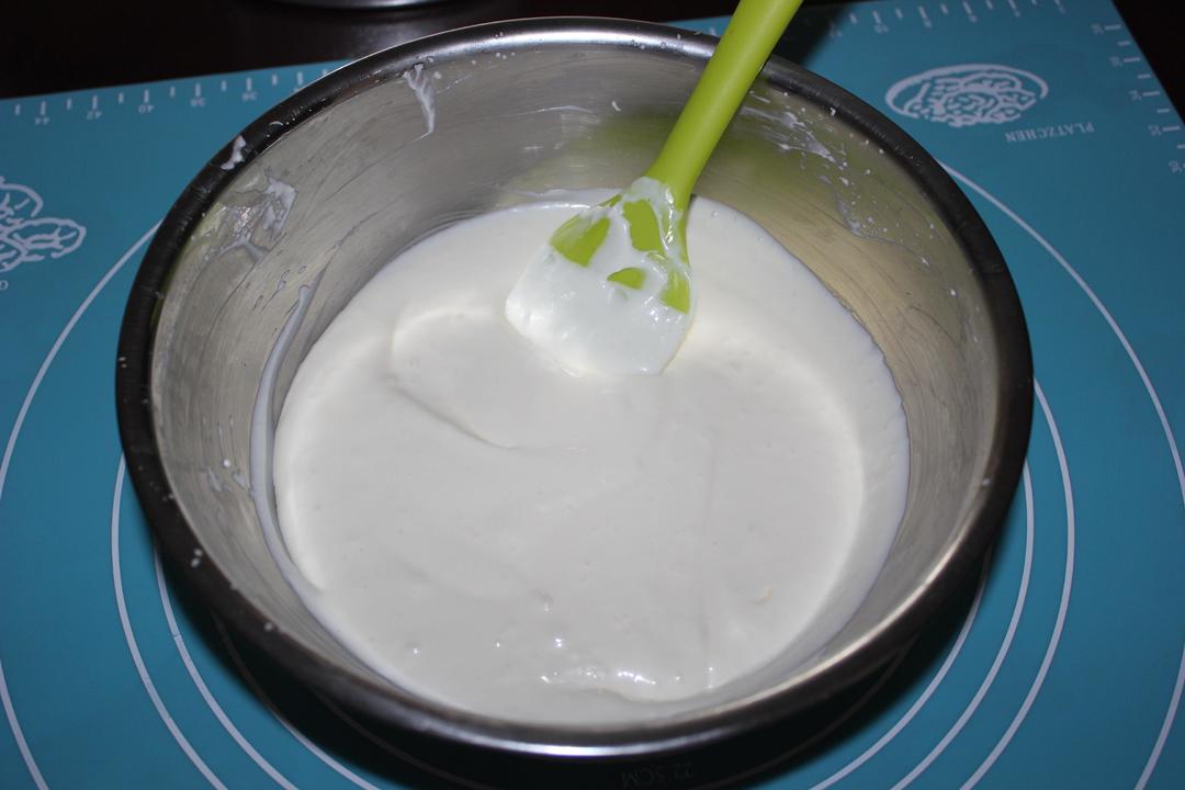 【草莓酸奶冻芝士 （6寸心形模具）的做法步骤图】Skye思恺-制作