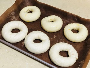 ?香柠波兰贝果
?碱水肉松贝果的做法 步骤31
