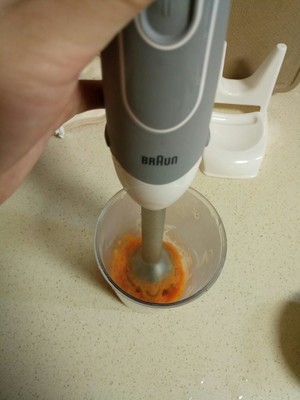 胡萝卜鸡肉小米粥(宝宝辅食,适合八个月以上宝