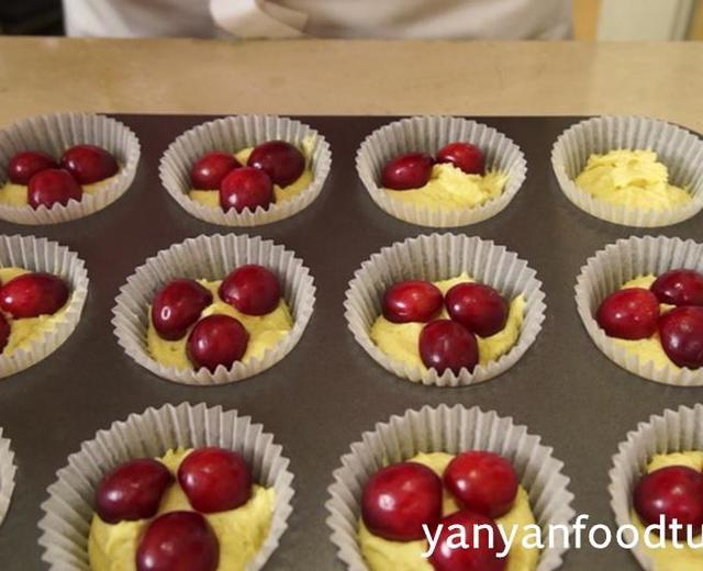 樱桃杏仁酥纸杯蛋糕 Cherry Cupcakes 樱桃杏仁酥纸杯蛋糕 Cherry Cupcakes