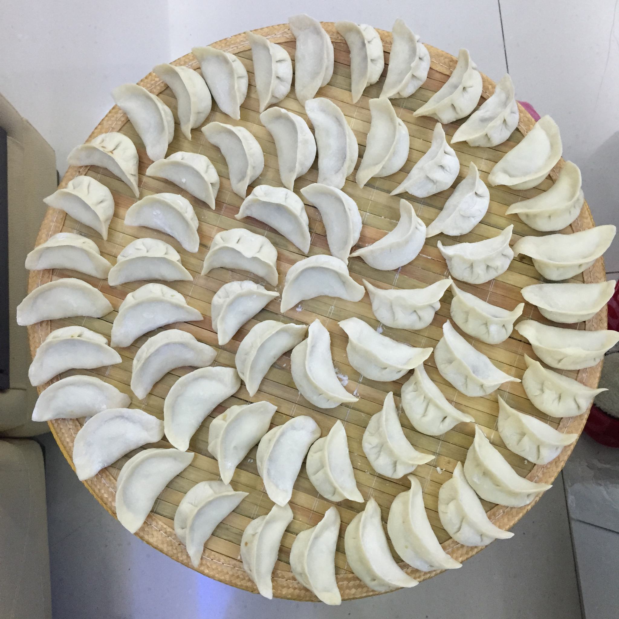抹绿m做的饺子的包法