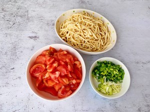 低脂又美味的番茄炖千张❗️太美味了‼️的做法 步骤1