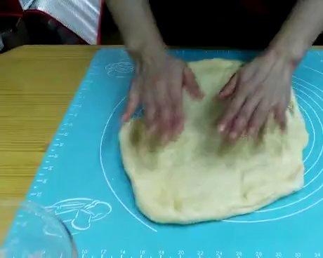 【柔软小餐包的做法步骤图，柔软小餐包怎么做好吃】洪豆家-制作