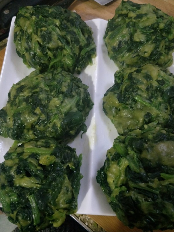 菠菜菜团子