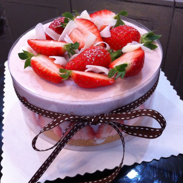 晃晃-11做的草莓慕斯蛋糕