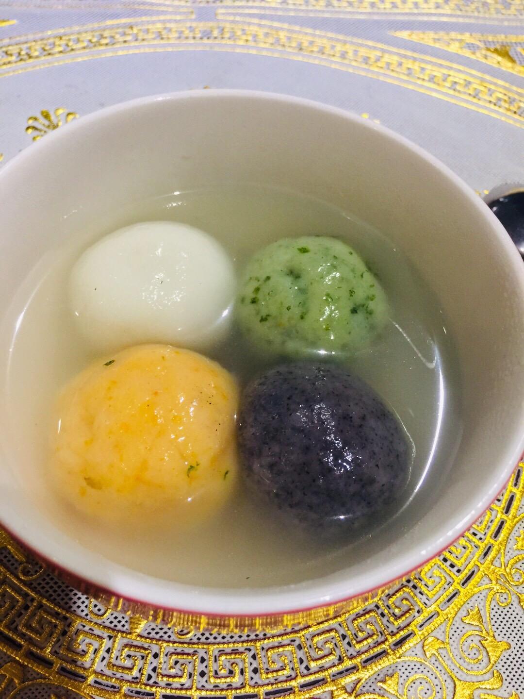 手机用户1656_4tol做的花生黑芝麻汤圆