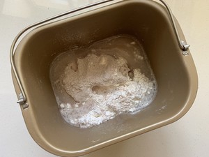低油无糖黑麦贝果,掌握关键点一次就成功的做法 步骤1