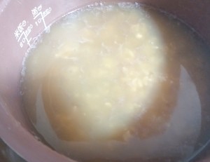 绿豆糯米粥~~绿豆粥加点这个更好喝,夏天要每天来一碗绿豆粥,清热解毒,止渴消暑的做法 步骤3