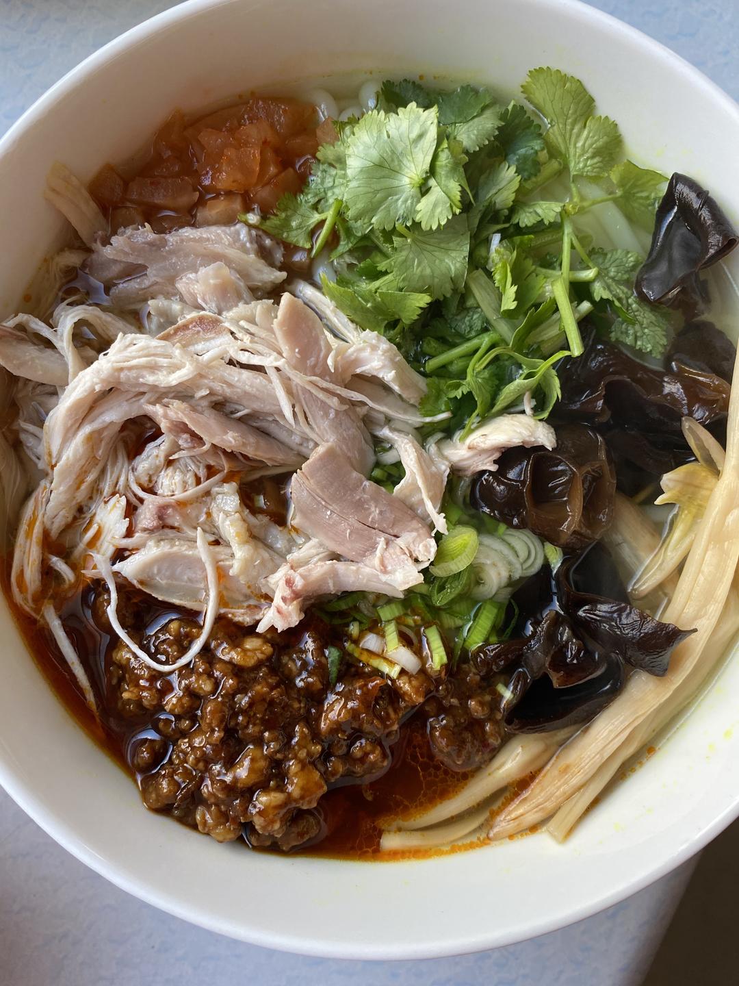 鸡肉丝米线